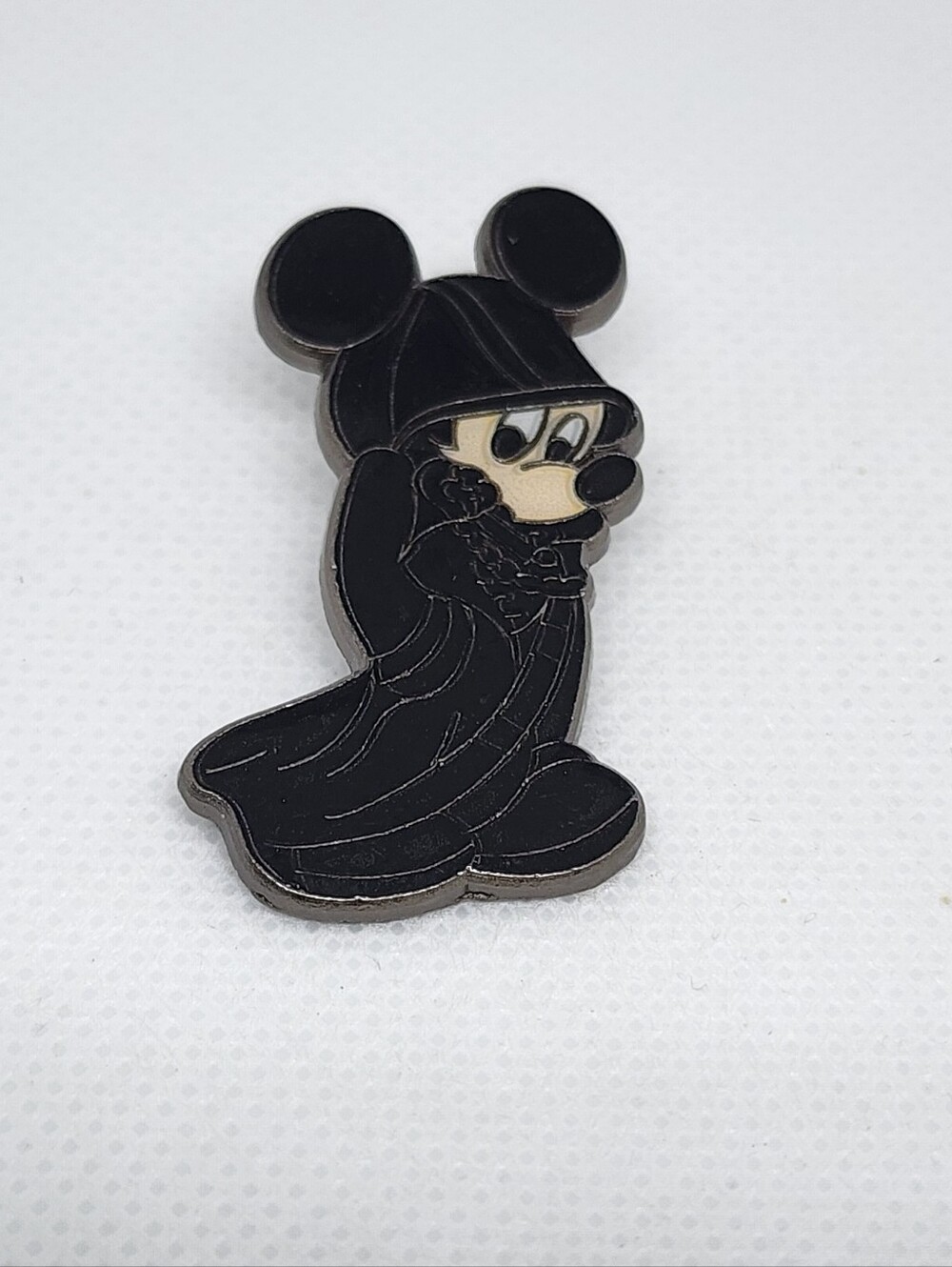 ๐บ 5/$25 Disney Mickey Mouse Kingdom Hearts Enamel Pin - Picture 1 of 4